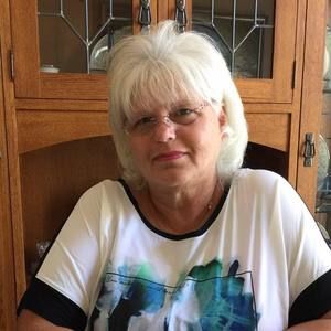 Meet your Posher, Carla